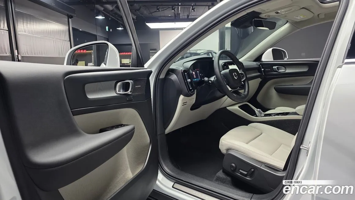 Volvo XC40 2025 из KR, фото 10