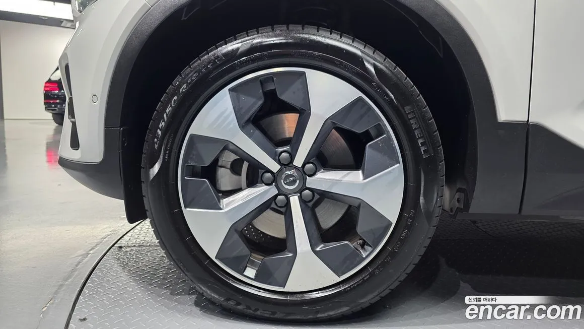 Volvo XC40 2025 из KR, фото 8
