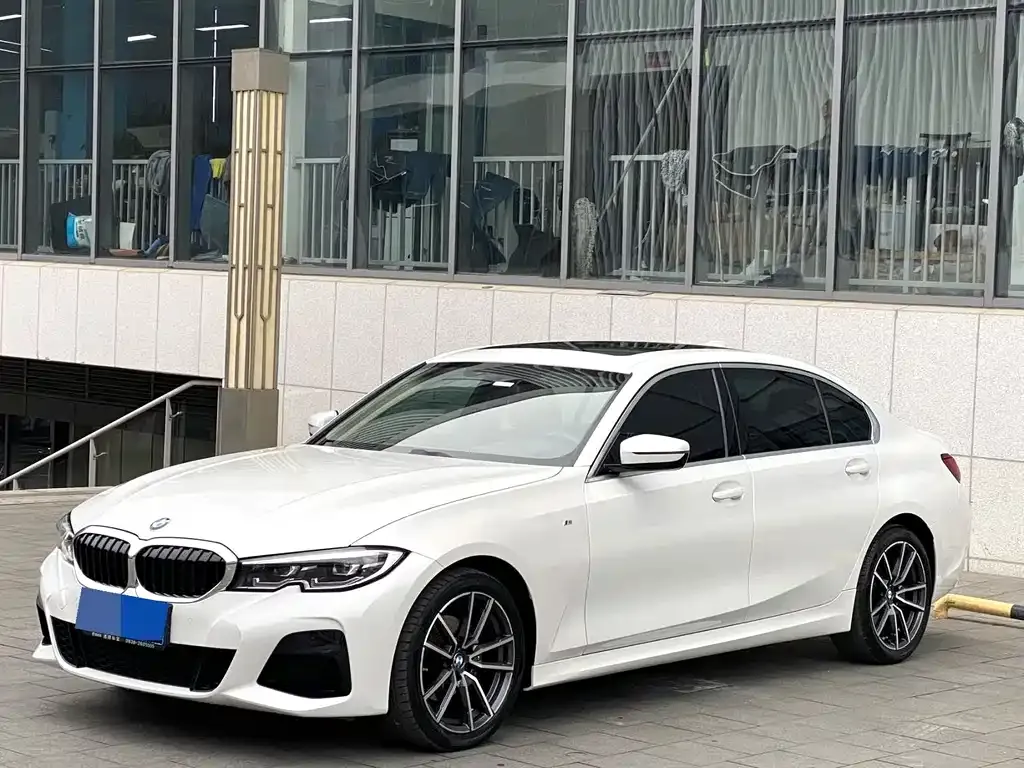 BMW 3 Series 2021 из CN, фото 1