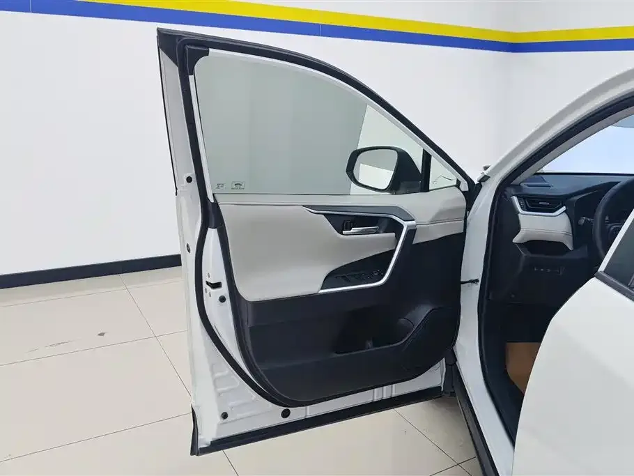 Toyota RAV4 2021 из CN, фото 4