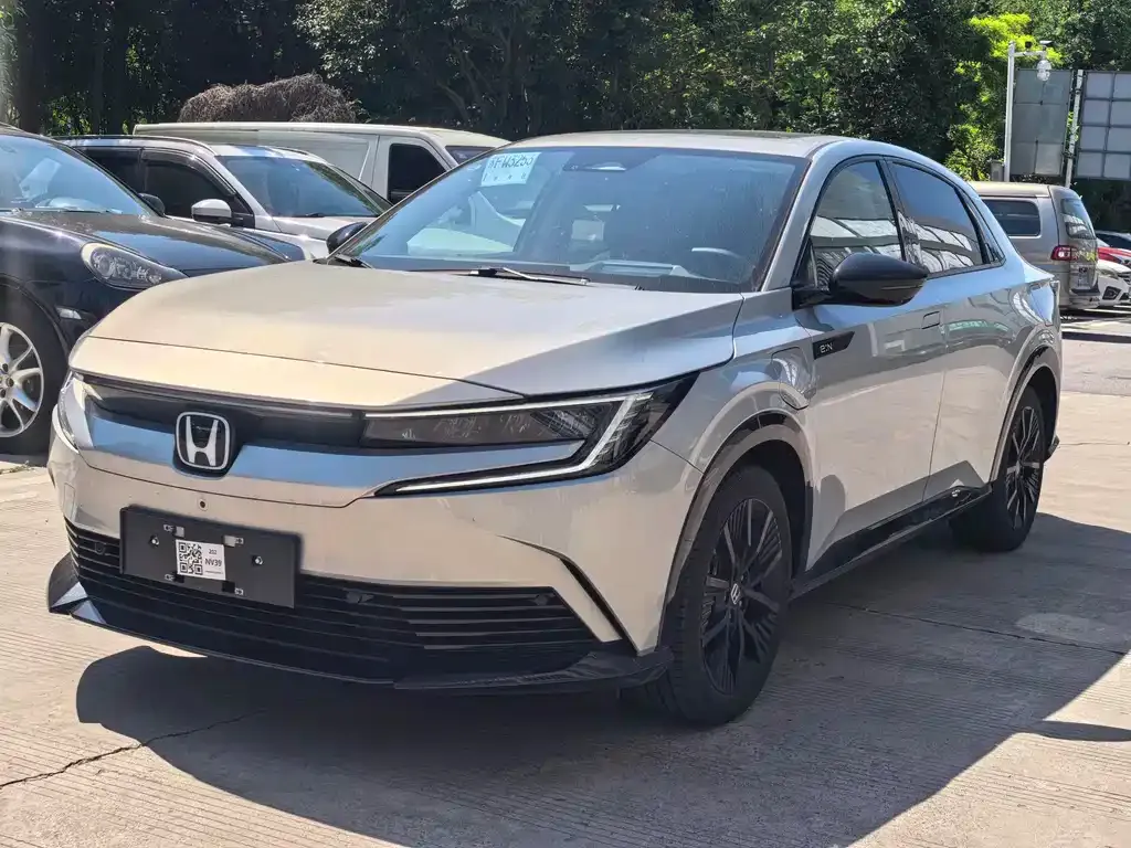 Honda e:NP2