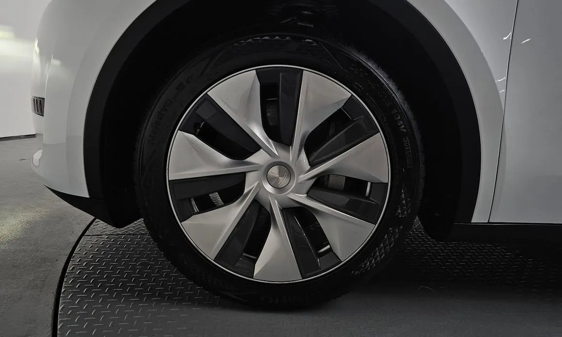 Tesla Model Y 2024 из KR, фото 7