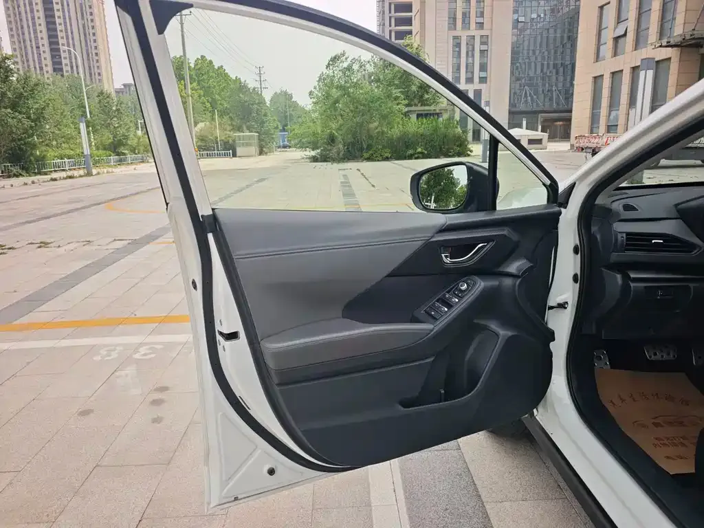 Subaru Crosstrek 2023 из CN, фото 8