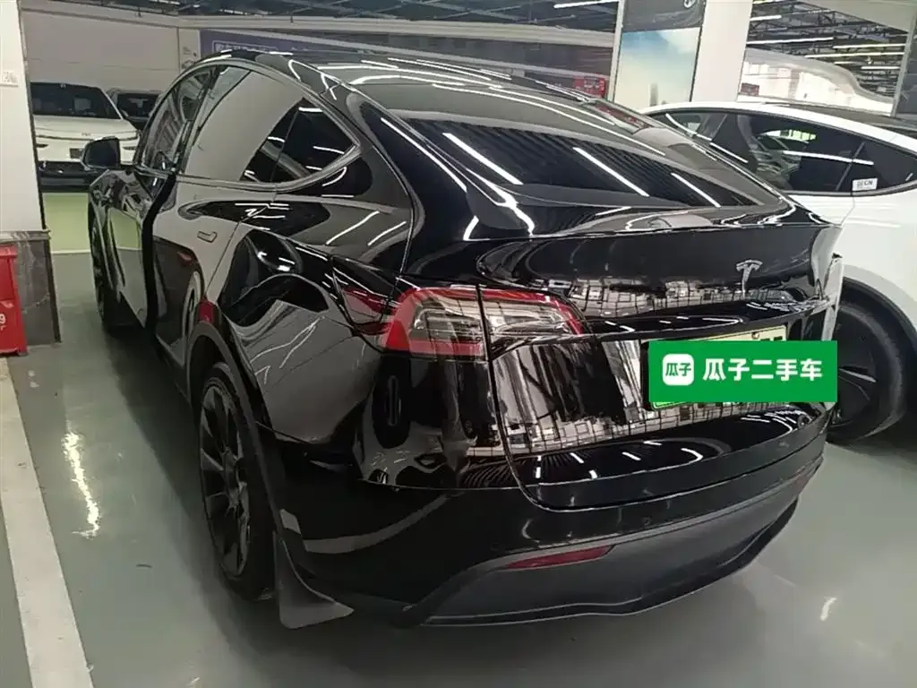 Tesla Model Y — фото 4