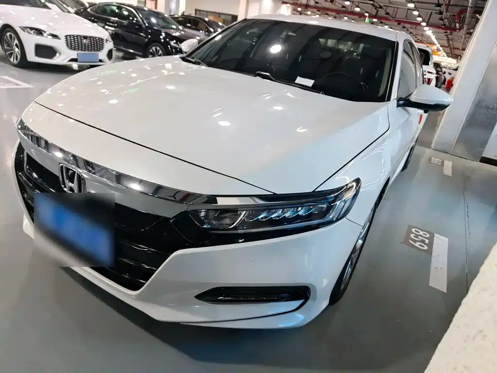 Honda Accord — фото 1