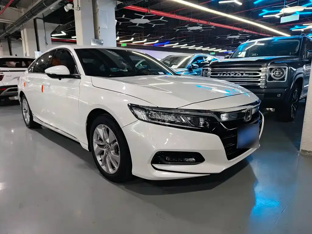 Honda Accord — фото 8