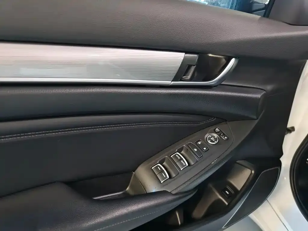 Honda Accord — фото 3