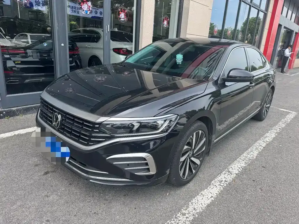 Volkswagen Passat — фото 1