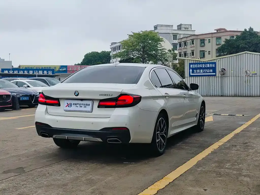 BMW 5 Series — фото 4