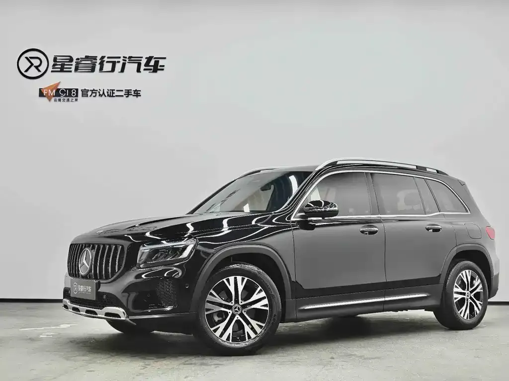 Mercedes-Benz GLB — фото 1
