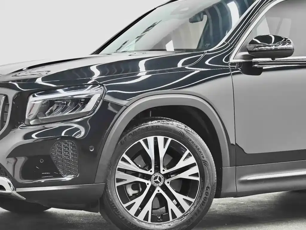 Mercedes-Benz GLB — фото 7