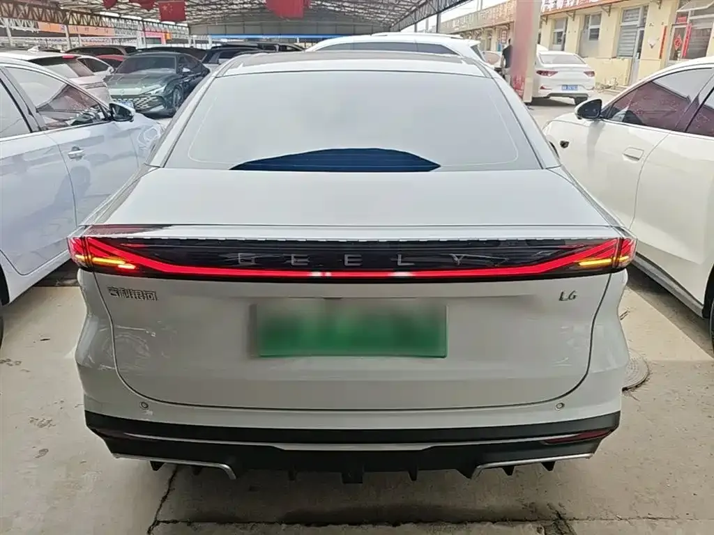 Geely Galaxy L6 — фото 7