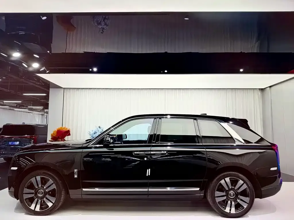Rolls-Royce Cullinan — фото 5