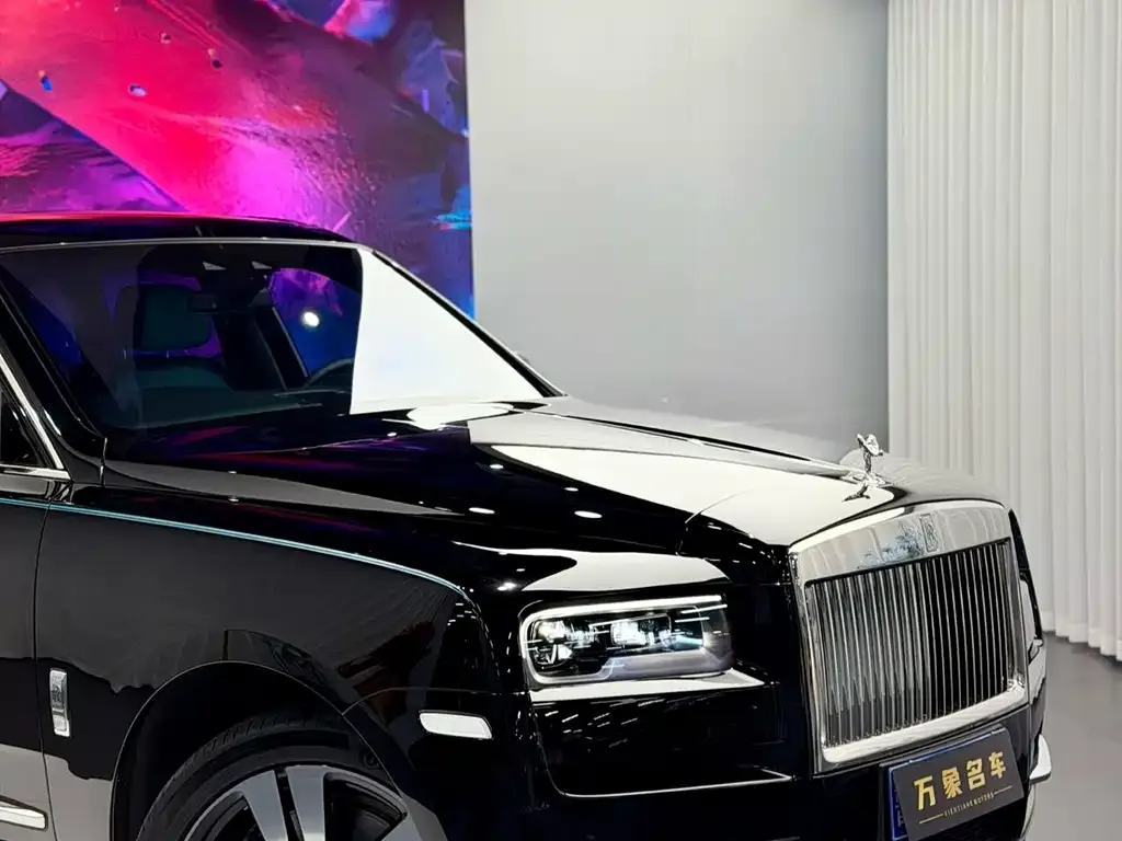 Rolls-Royce Cullinan — фото 10