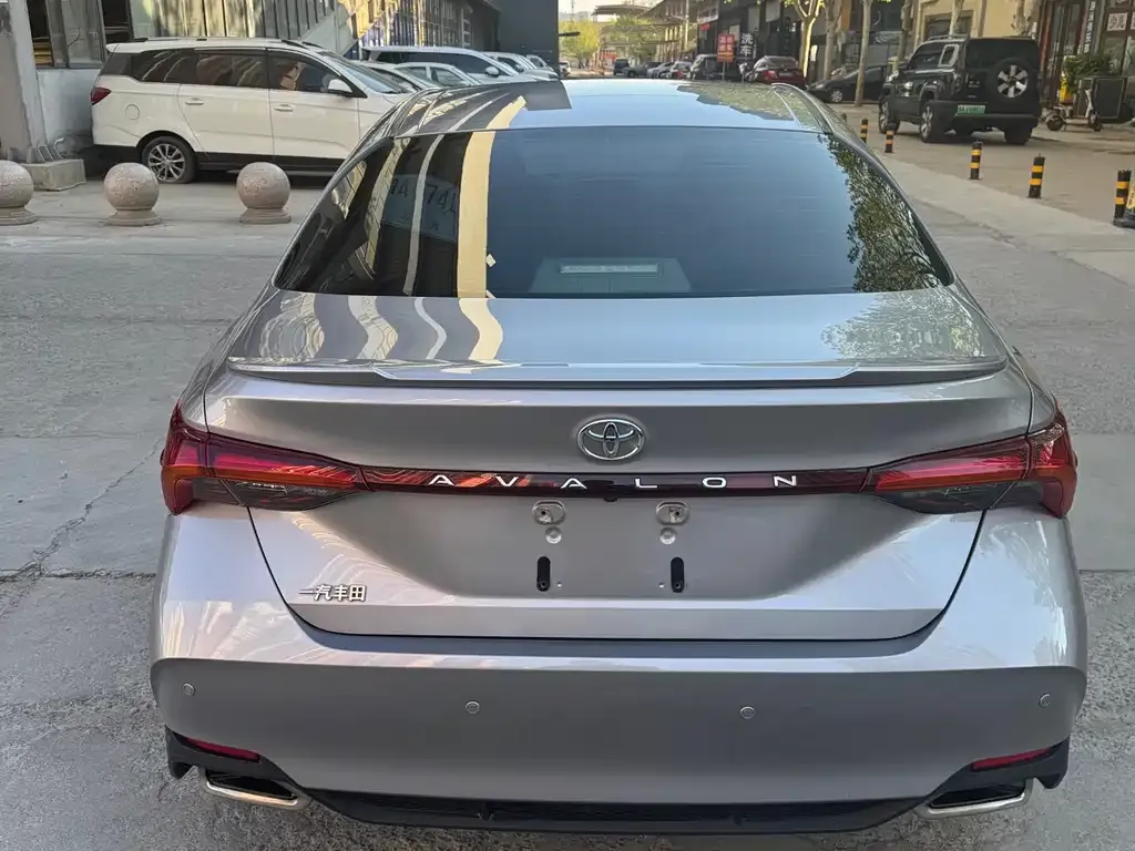 Toyota Avalon — фото 2