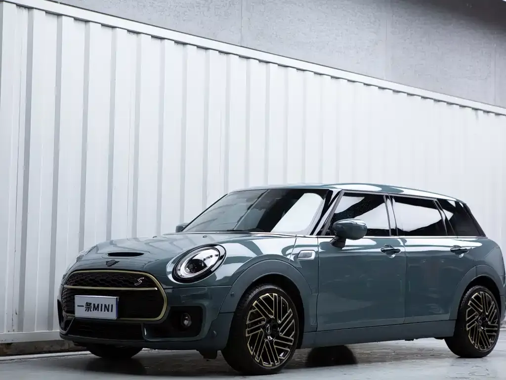 MINI Clubman — фото 1