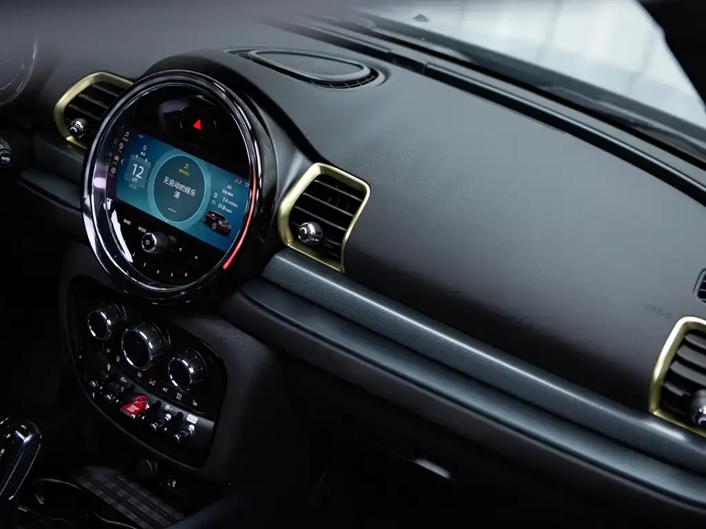 MINI Clubman — фото 4