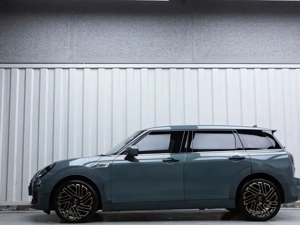 MINI Clubman — фото 8