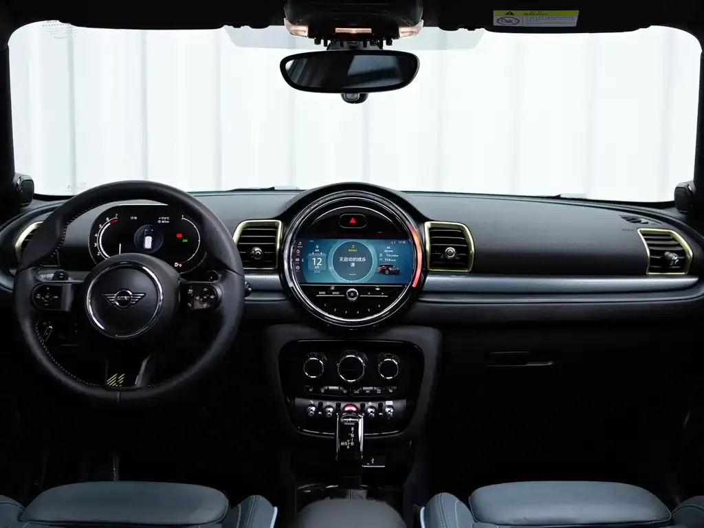 MINI Clubman — фото 3