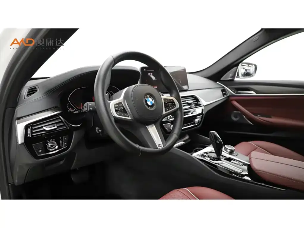 BMW 5 Series — фото 10