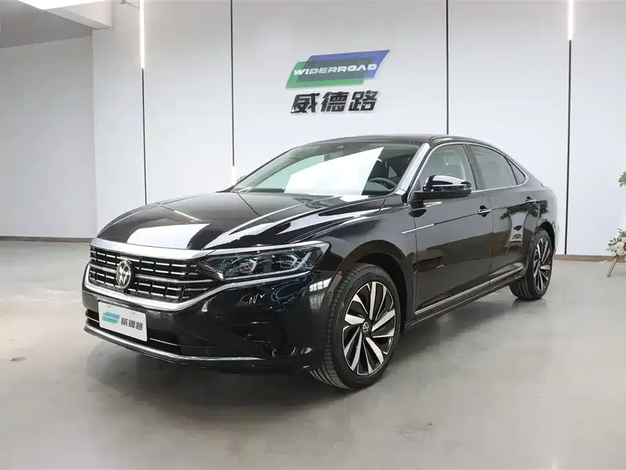 Volkswagen Passat — фото 1