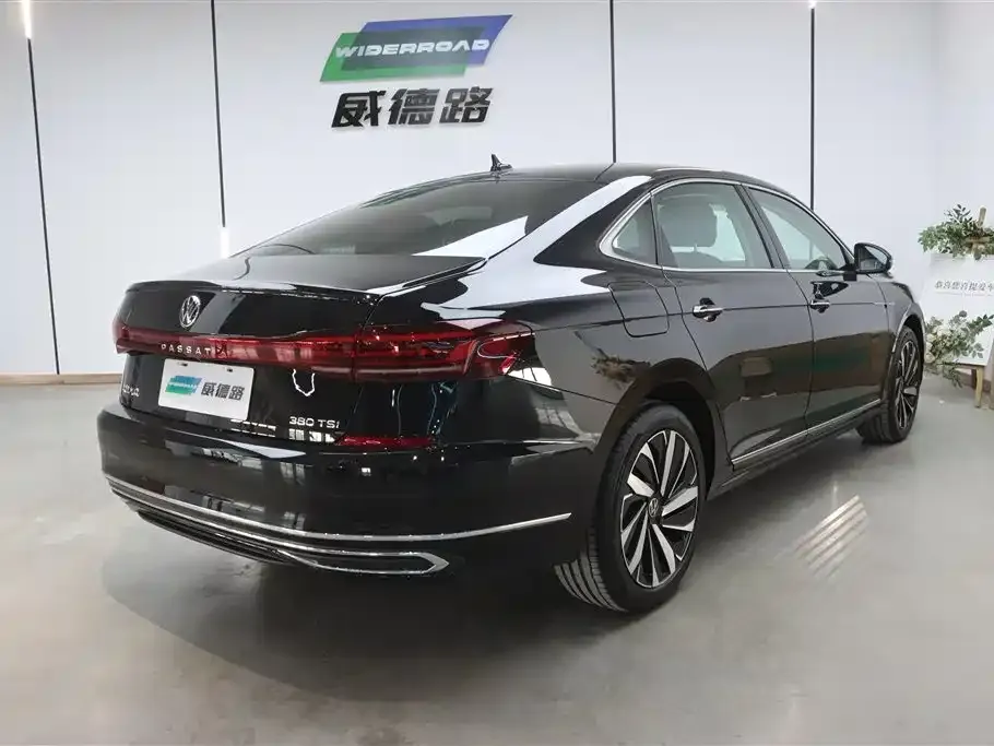 Volkswagen Passat — фото 7