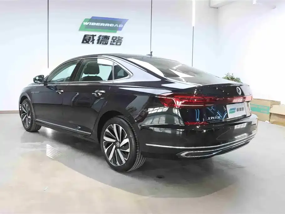 Volkswagen Passat — фото 8