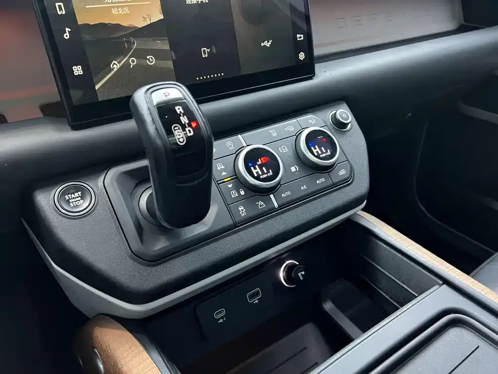 Land Rover Defender — фото 10