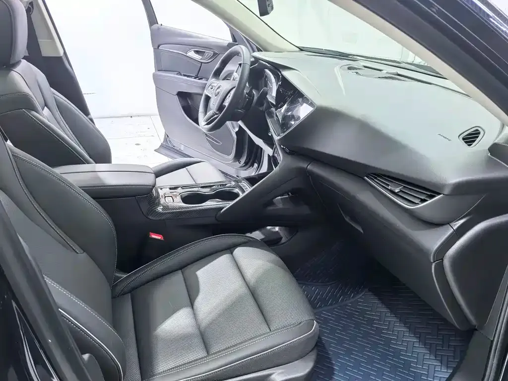 Buick Envision Plus — фото 2