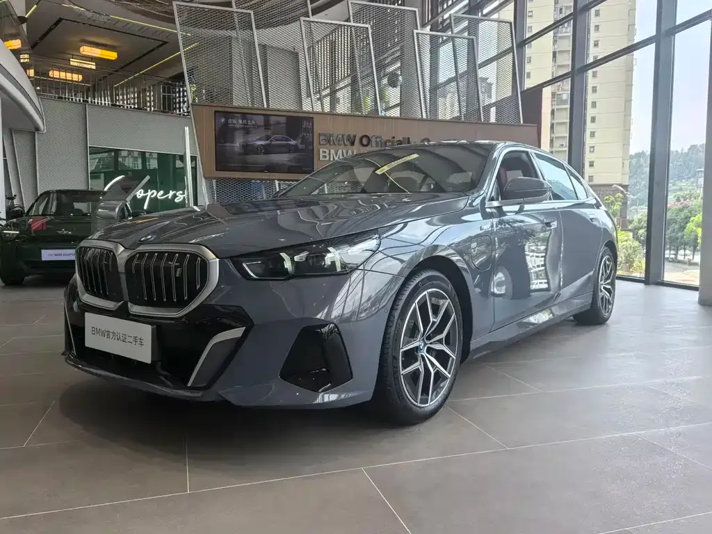 BMW i5