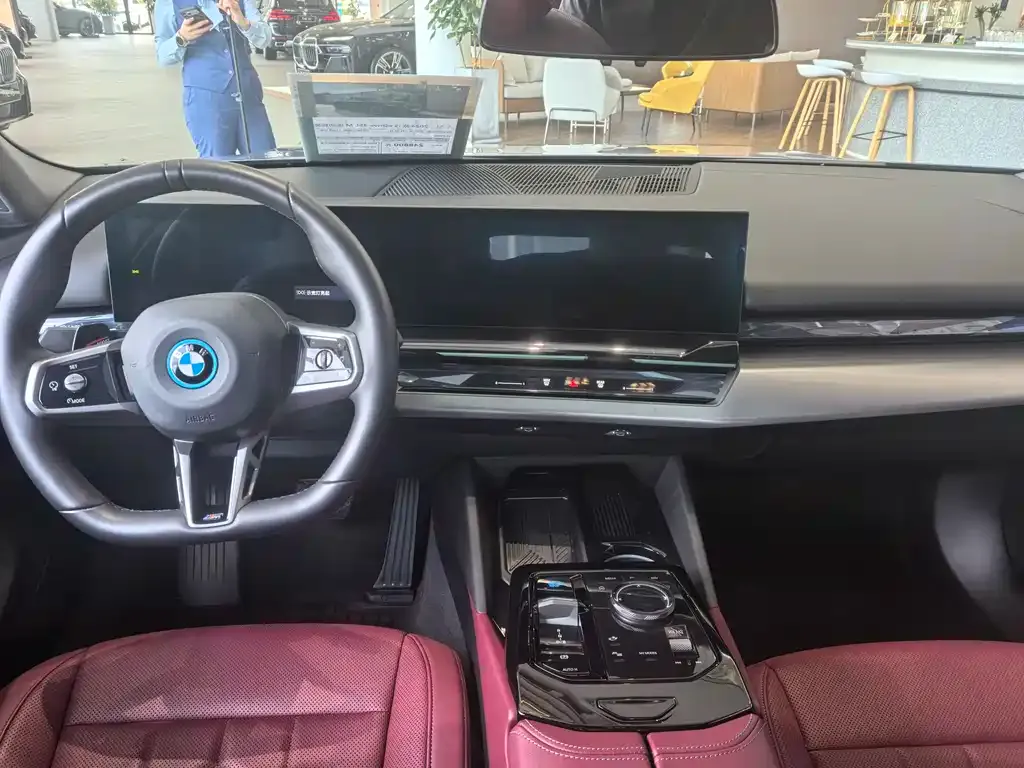 BMW i5 2025 из CN, фото 4