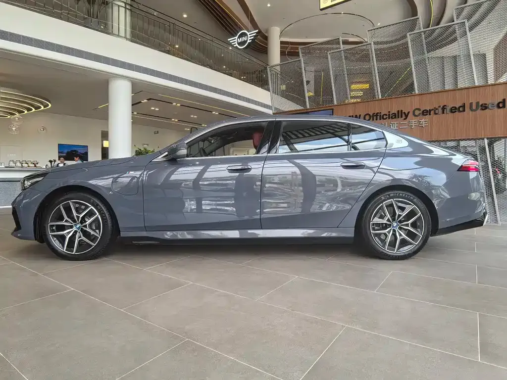 BMW i5 2025 из CN, фото 6