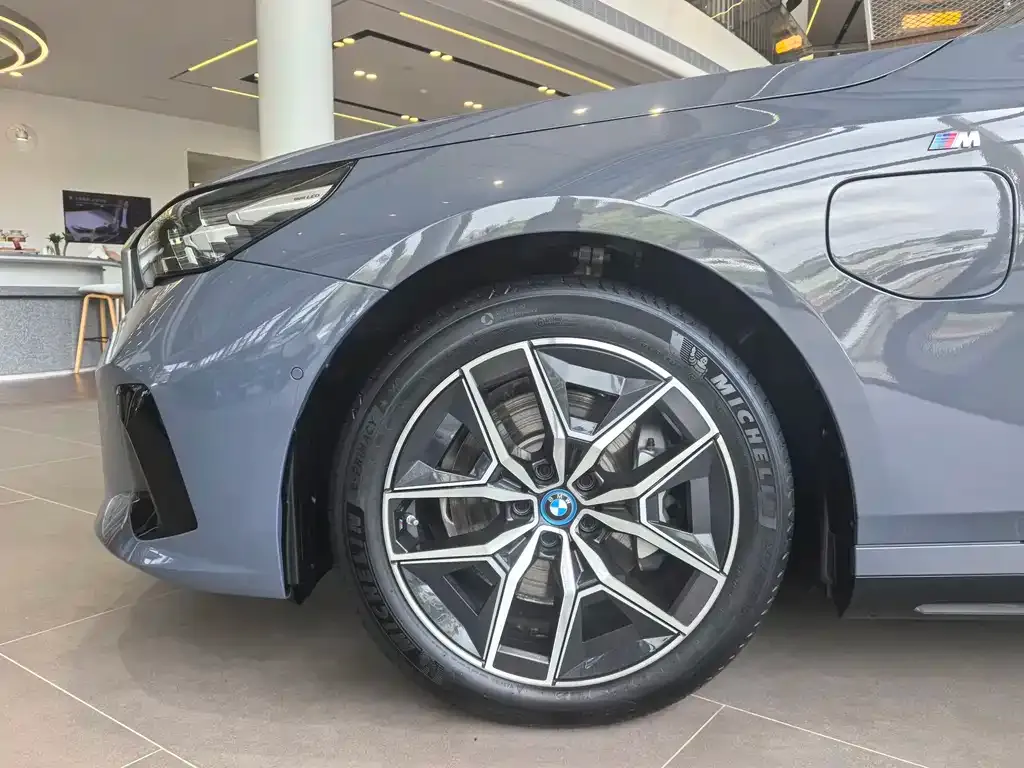 BMW i5 2025 из CN, фото 2