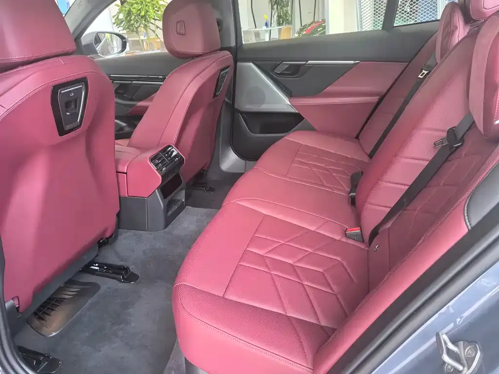 BMW i5 2025 из CN, фото 5