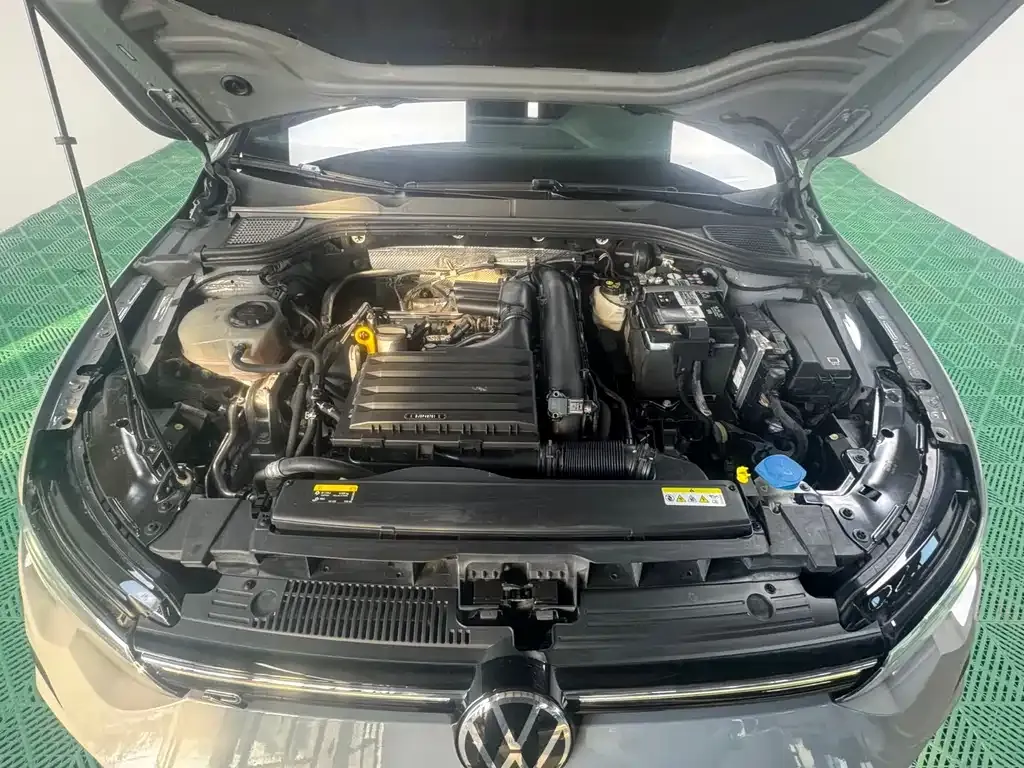 Volkswagen Golf — фото 10