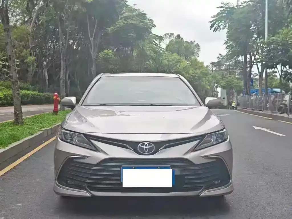 Toyota Camry — фото 4