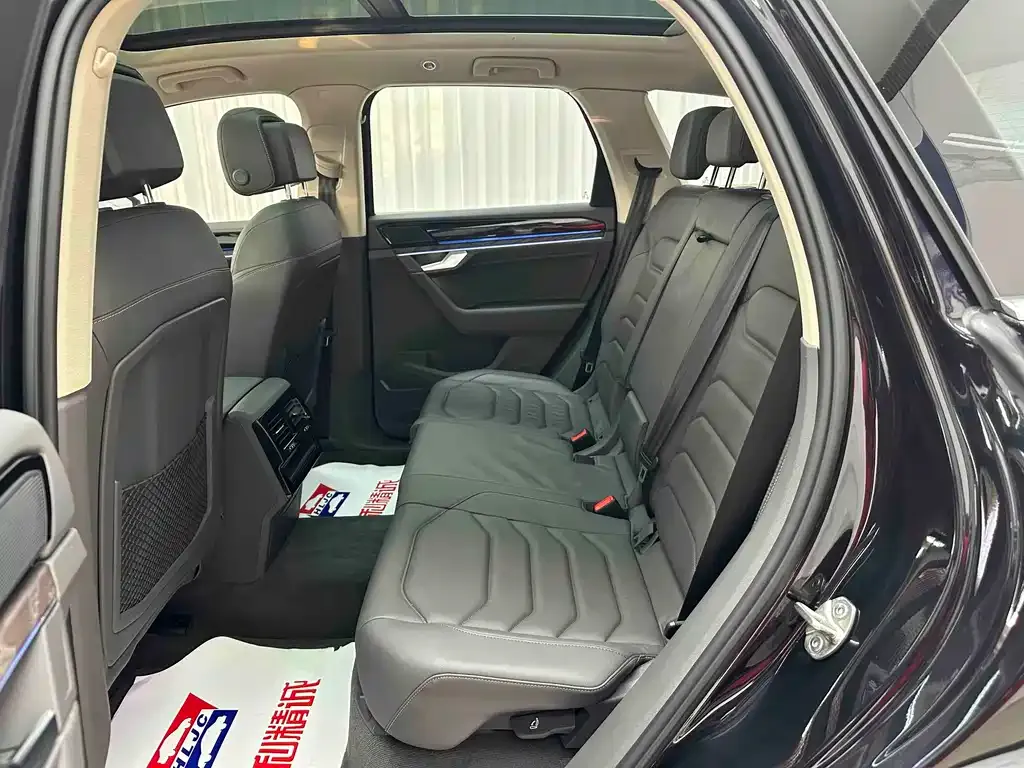 Volkswagen Touareg 2022 из CN, фото 2