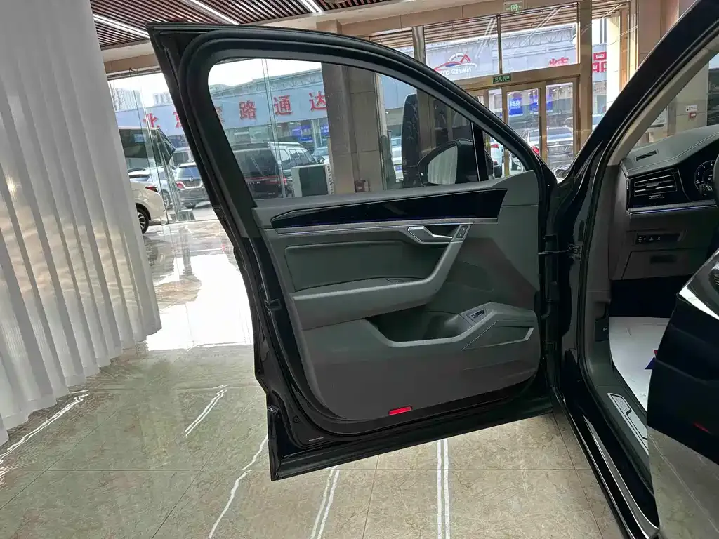 Volkswagen Touareg 2022 из CN, фото 6