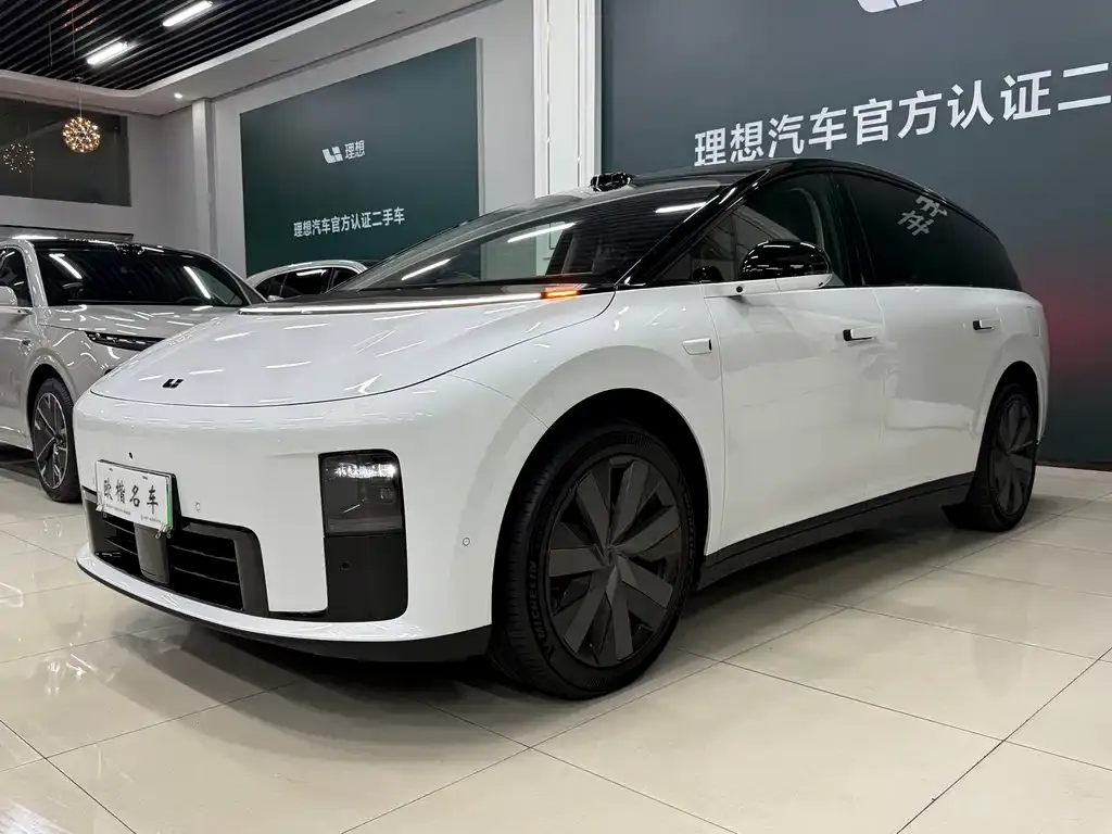 Li Auto i8