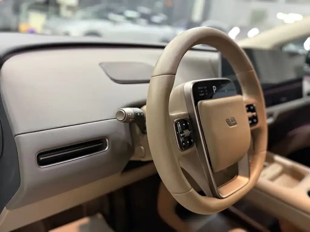 Li Auto i8 2025 из CN, фото 2