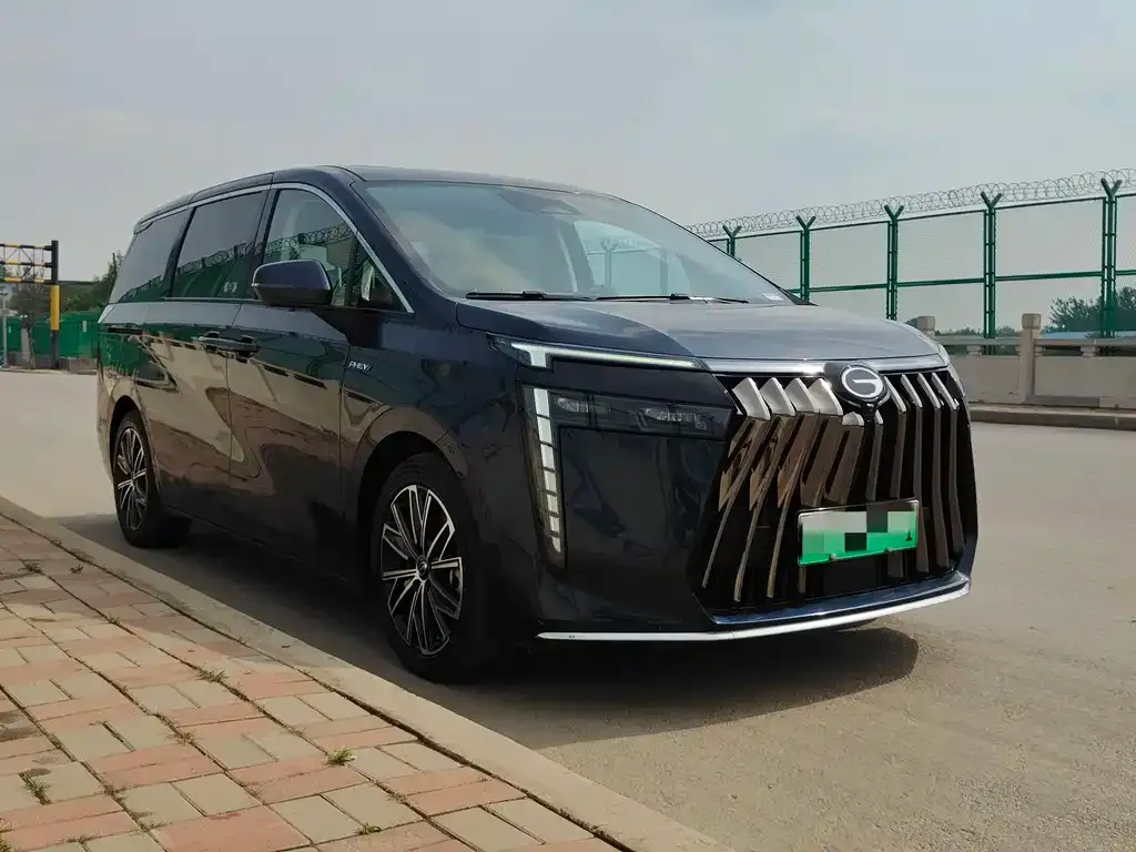GAC Motor 传祺E8 PHEV — фото 6