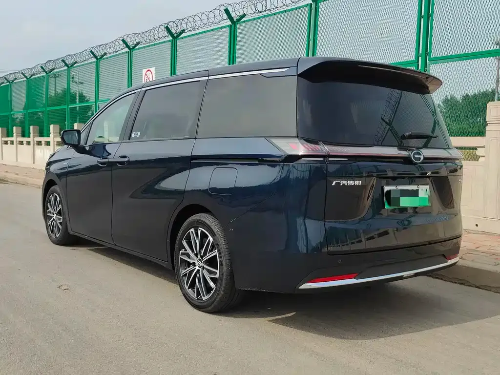 GAC Motor 传祺E8 PHEV — фото 5