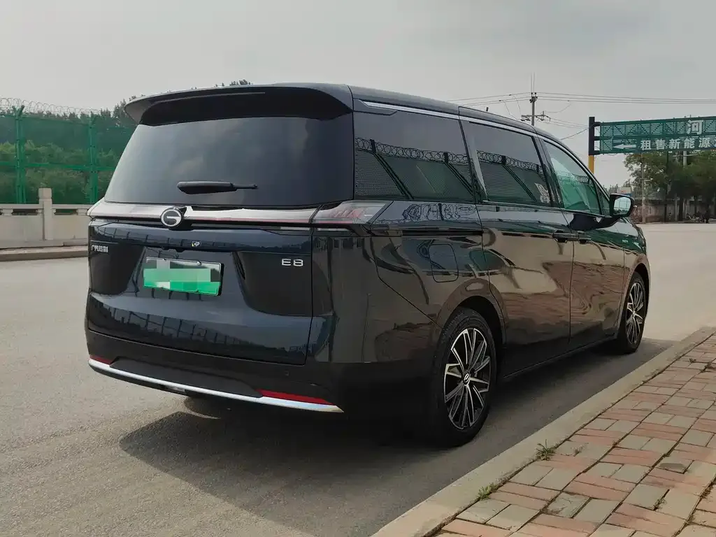 GAC Motor 传祺E8 PHEV — фото 8