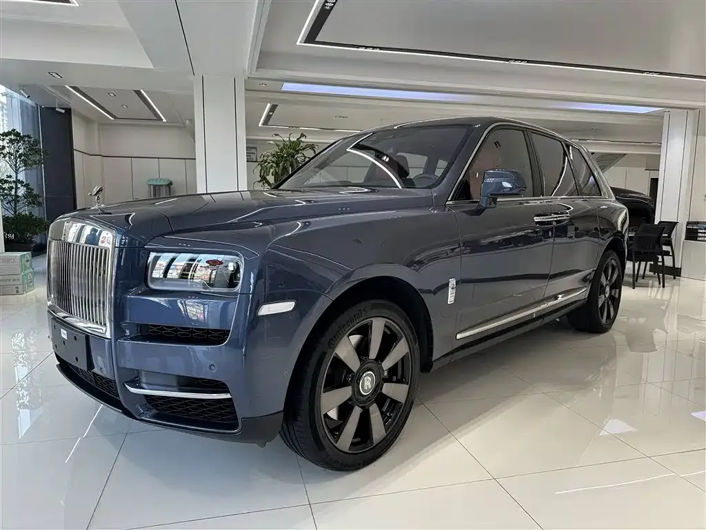 Rolls-Royce Cullinan — фото 1