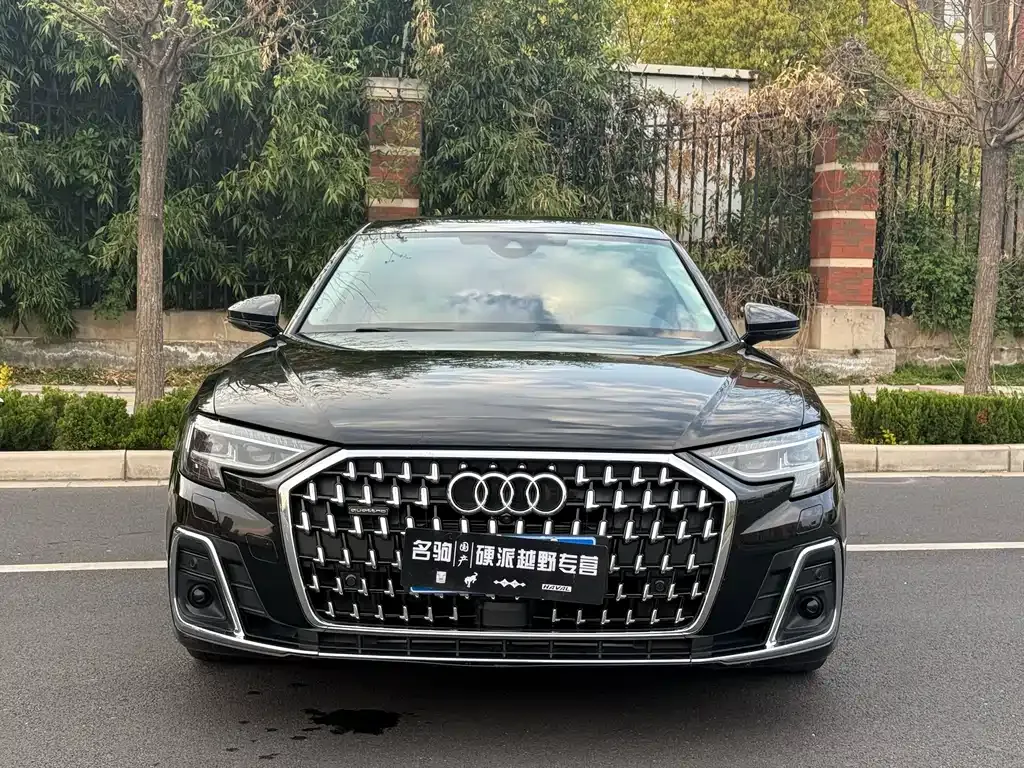 Audi A8 — фото 6