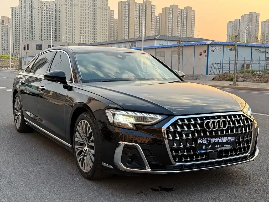 Audi A8 — фото 9