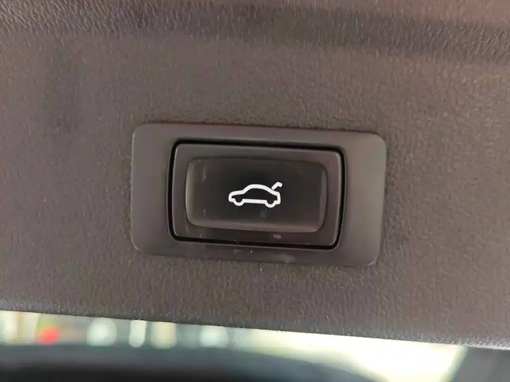 Audi A3 2023 из CN, фото 2