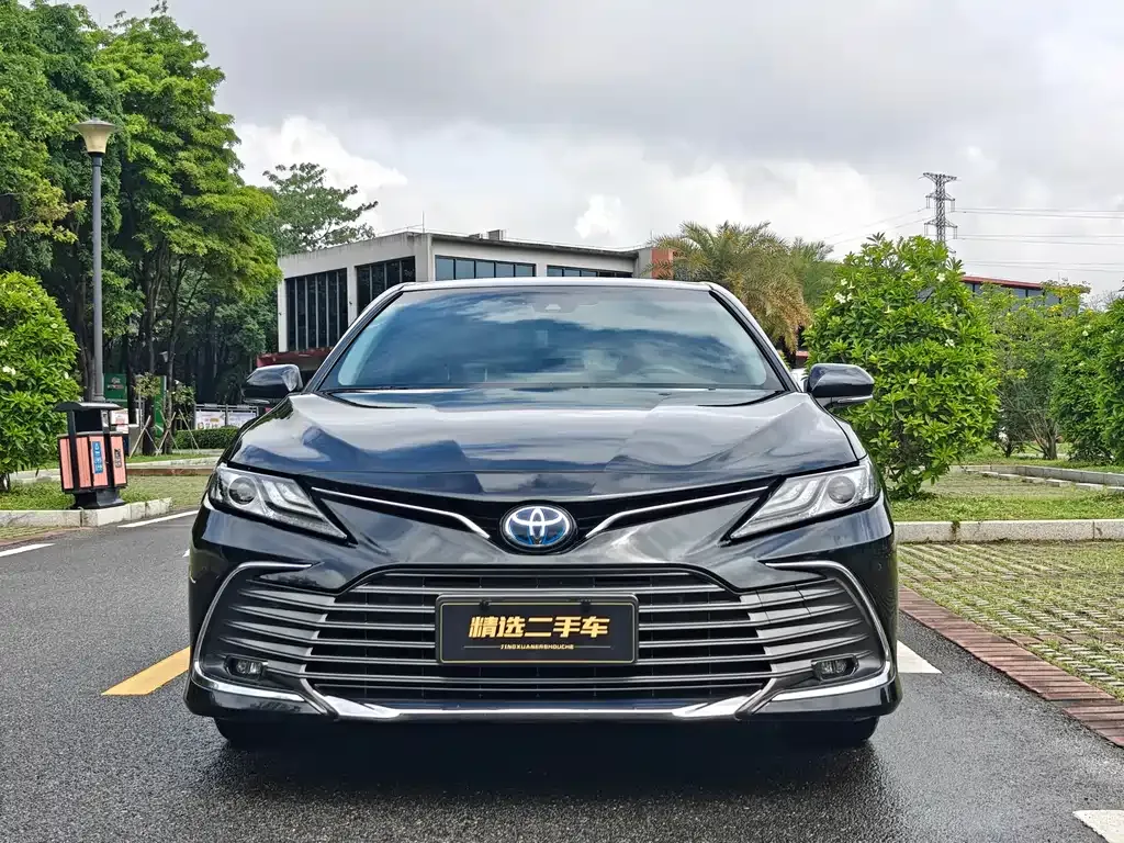 Toyota Camry — фото 3