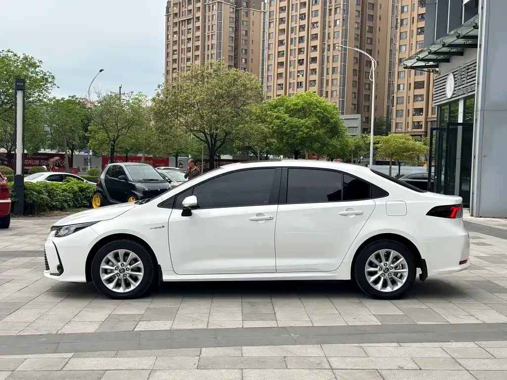 Toyota Corolla 2023 из CN, фото 4