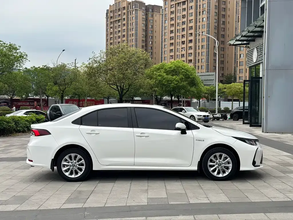 Toyota Corolla 2023 из CN, фото 9